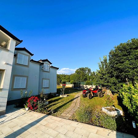 Family Villa Jelena, Cista Provo Buitenkant foto