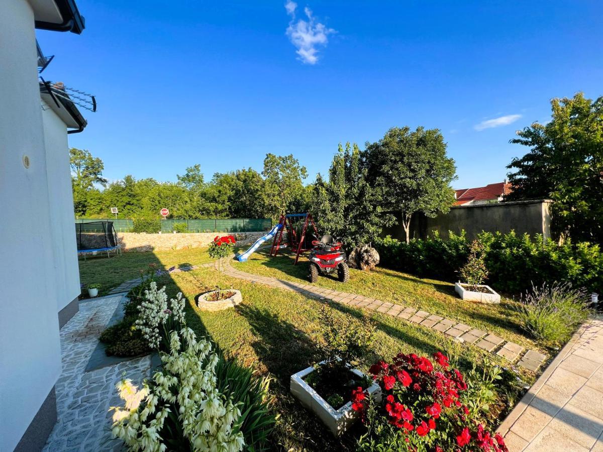 Family Villa Jelena, Cista Provo Buitenkant foto